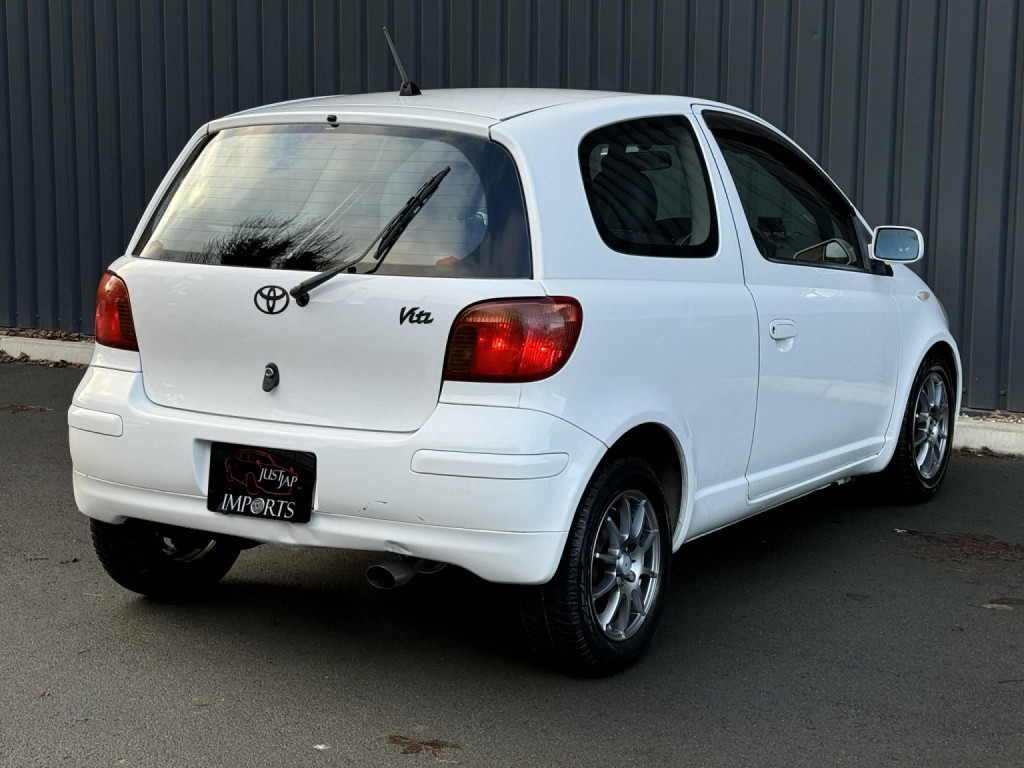 TOYOTA VITZ
