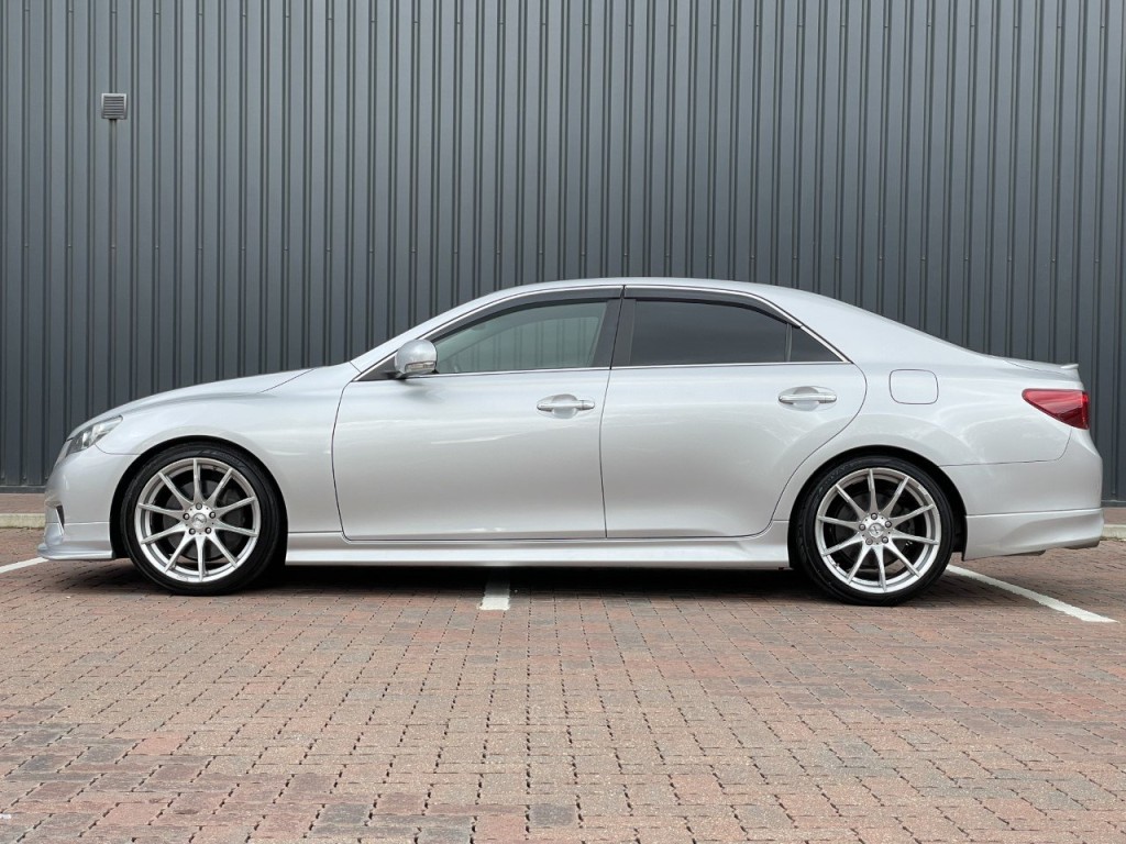 TOYOTA MARK X