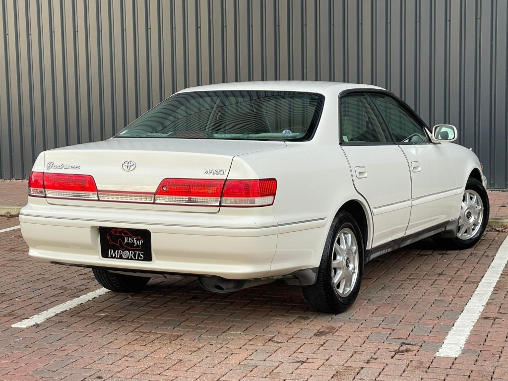 TOYOTA MARK II