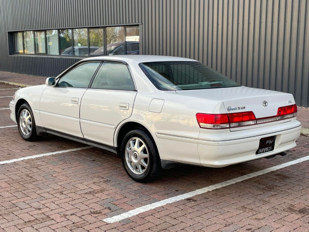 TOYOTA MARK II