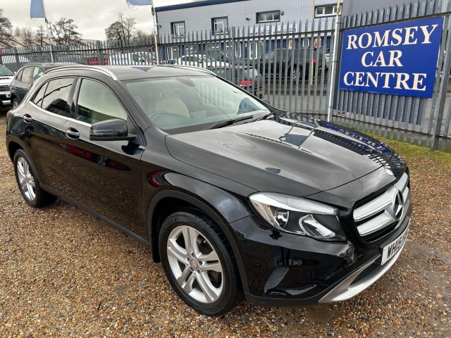 MERCEDES-BENZ GLA