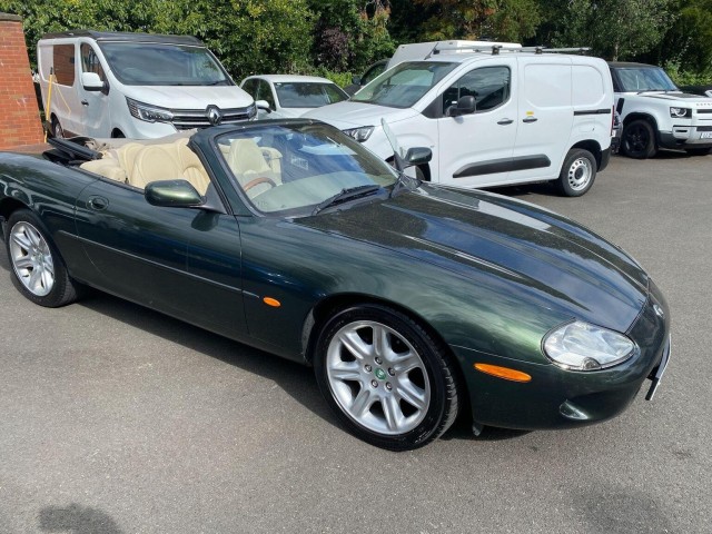 JAGUAR XK8