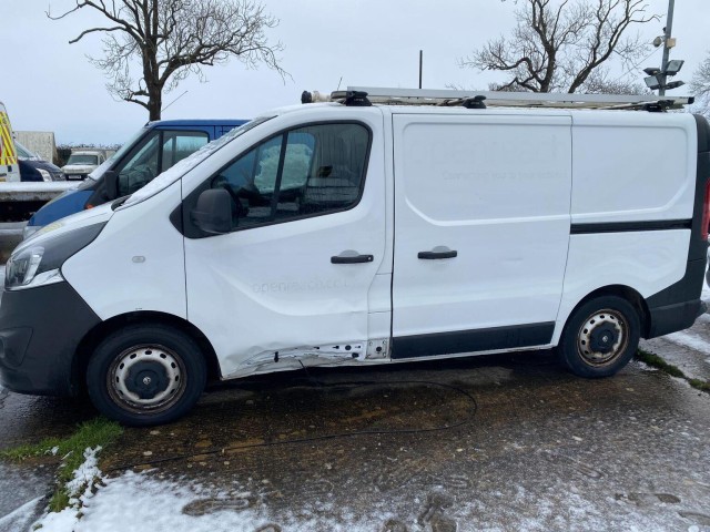 VAUXHALL VIVARO