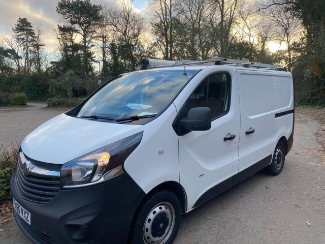 VAUXHALL VIVARO