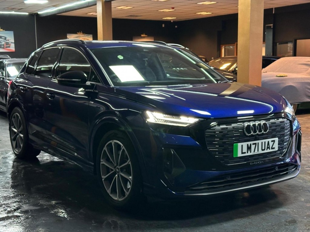 AUDI E-TRON