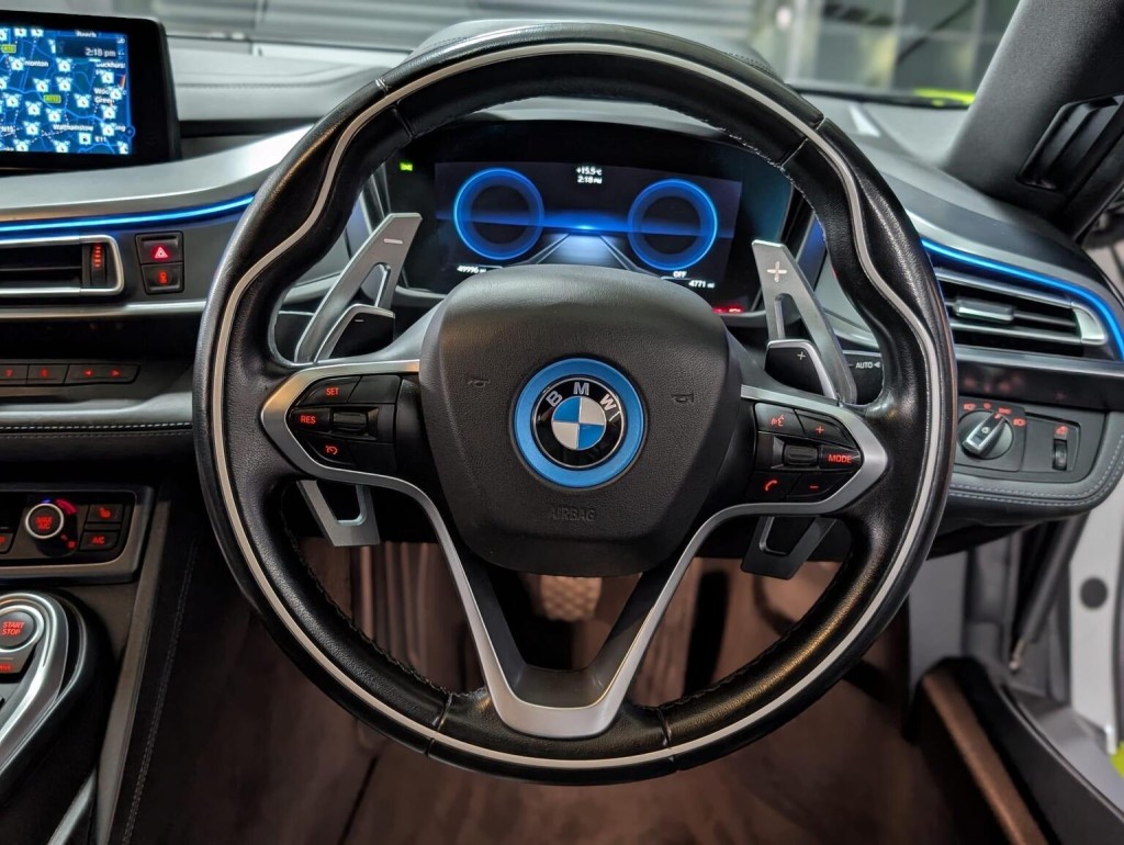 BMW I8