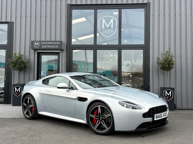 ASTON MARTIN VANTAGE
