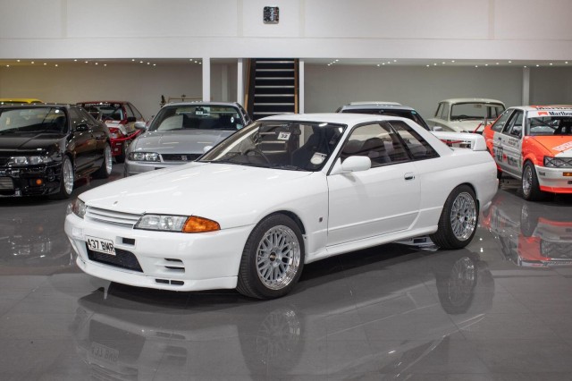 NISSAN SKYLINE