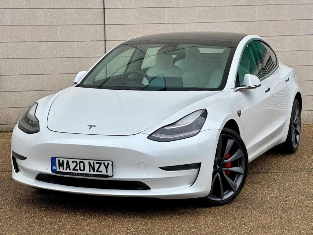 TESLA MODEL 3
