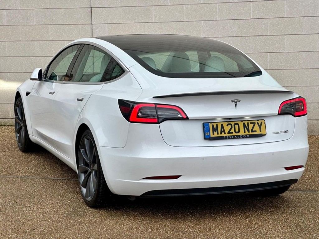 TESLA MODEL 3