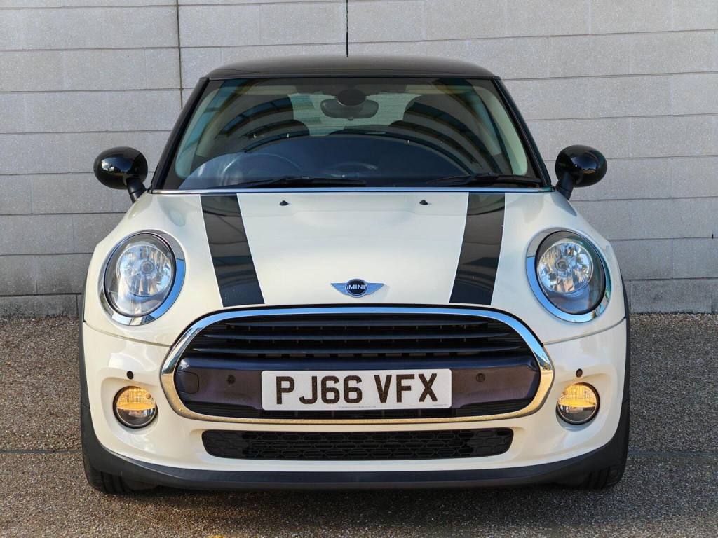 MINI HATCH
