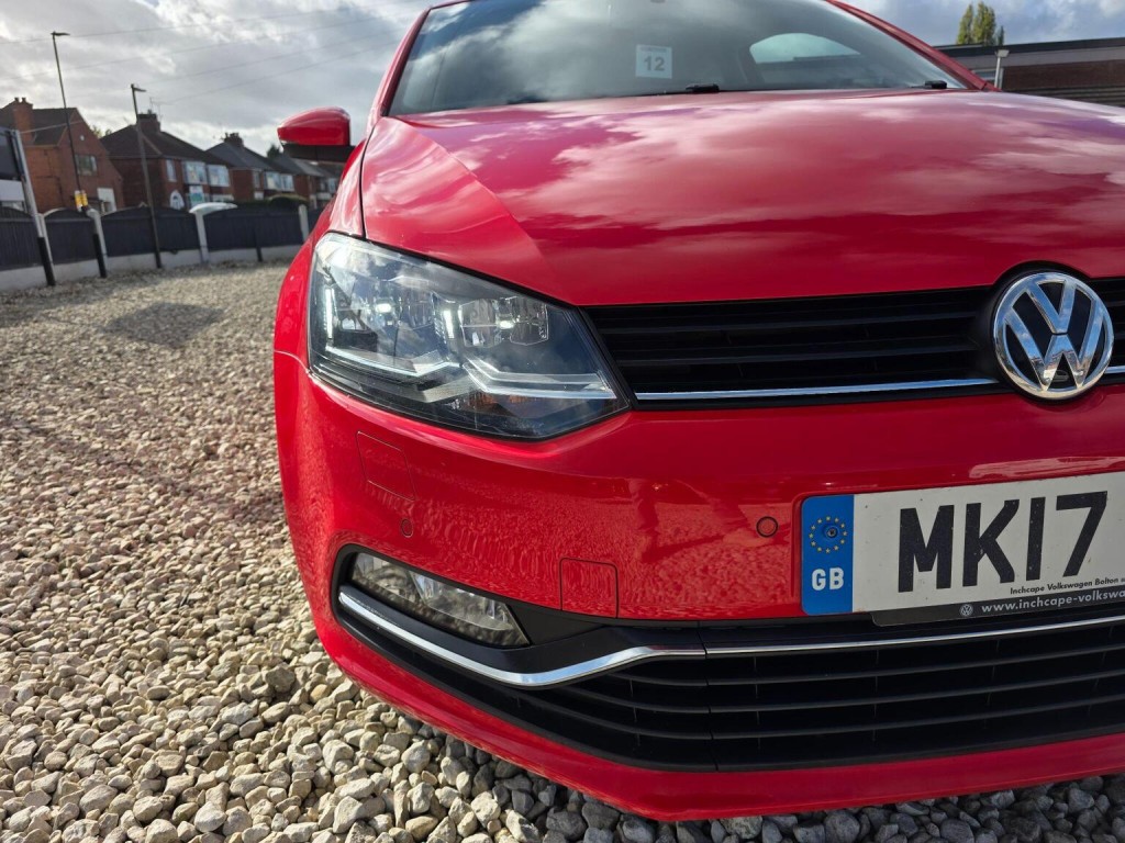 VOLKSWAGEN POLO