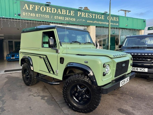 LAND ROVER DEFENDER 90