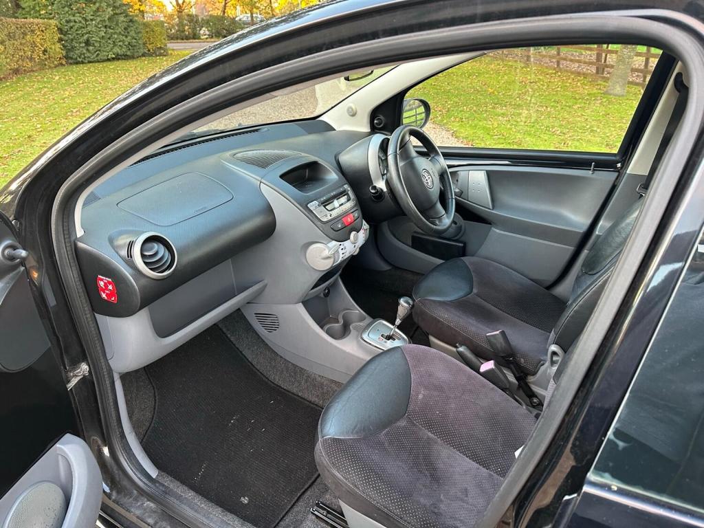 View TOYOTA AYGO 1.0 VVT-i Black AUTO
