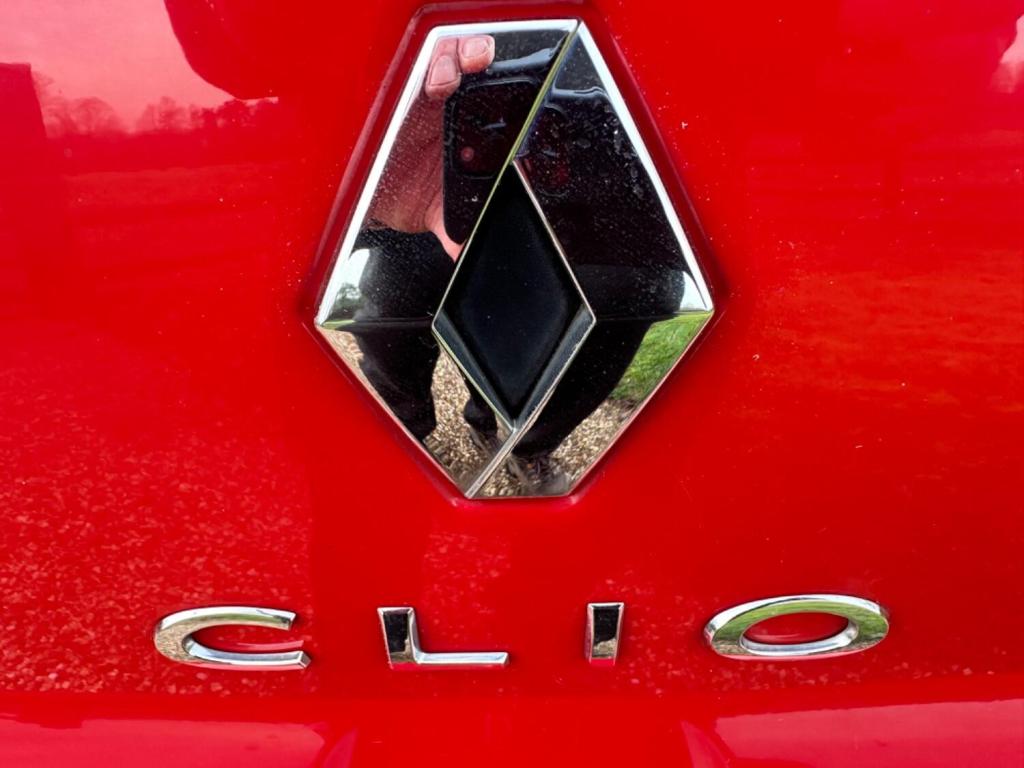 RENAULT CLIO