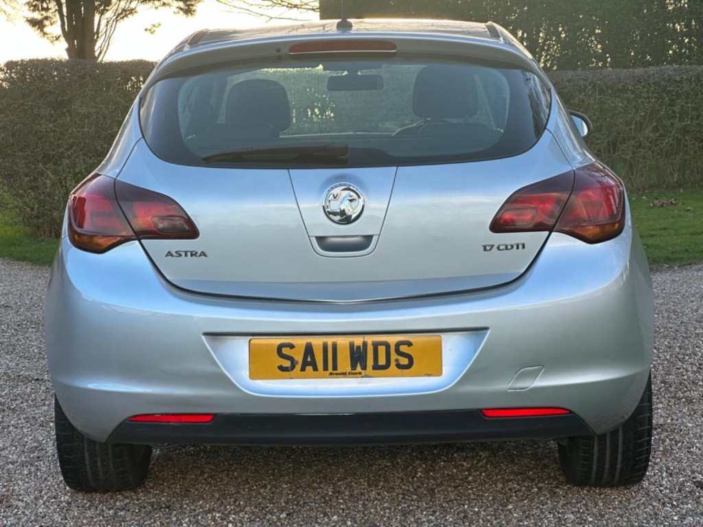 VAUXHALL ASTRA