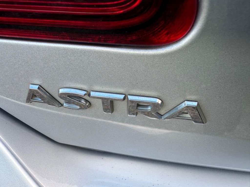 VAUXHALL ASTRA