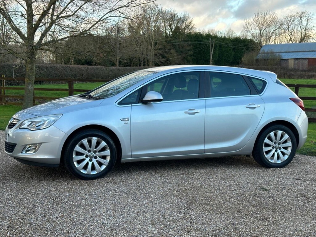 VAUXHALL ASTRA