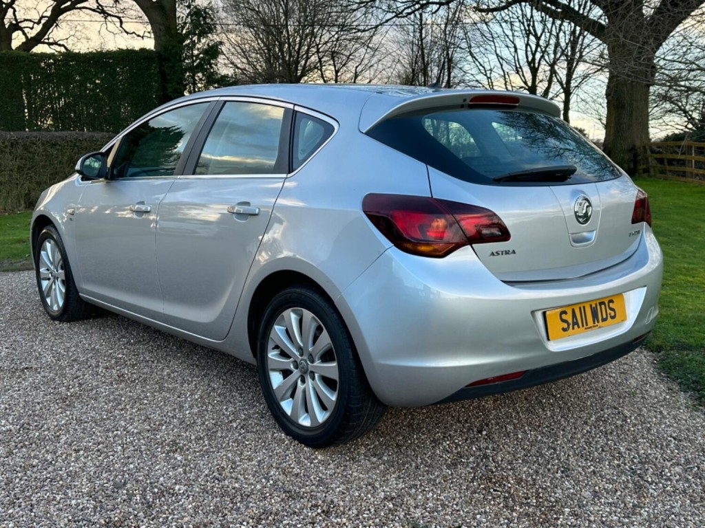 VAUXHALL ASTRA