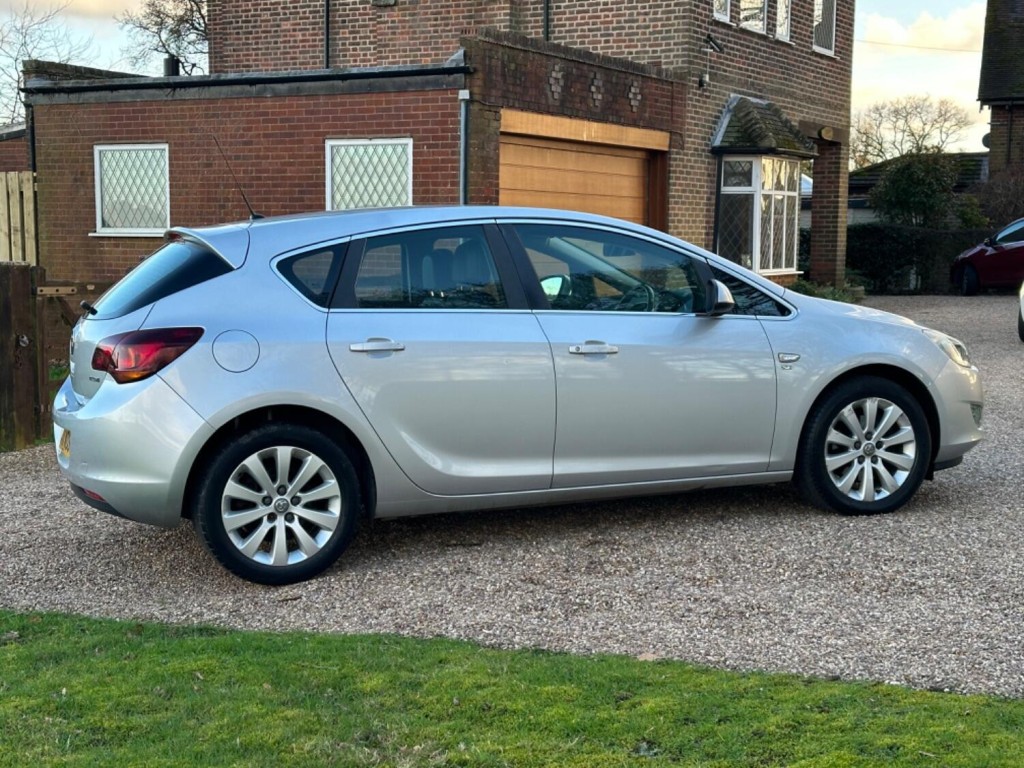 VAUXHALL ASTRA