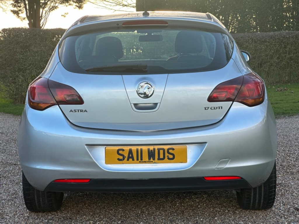 VAUXHALL ASTRA