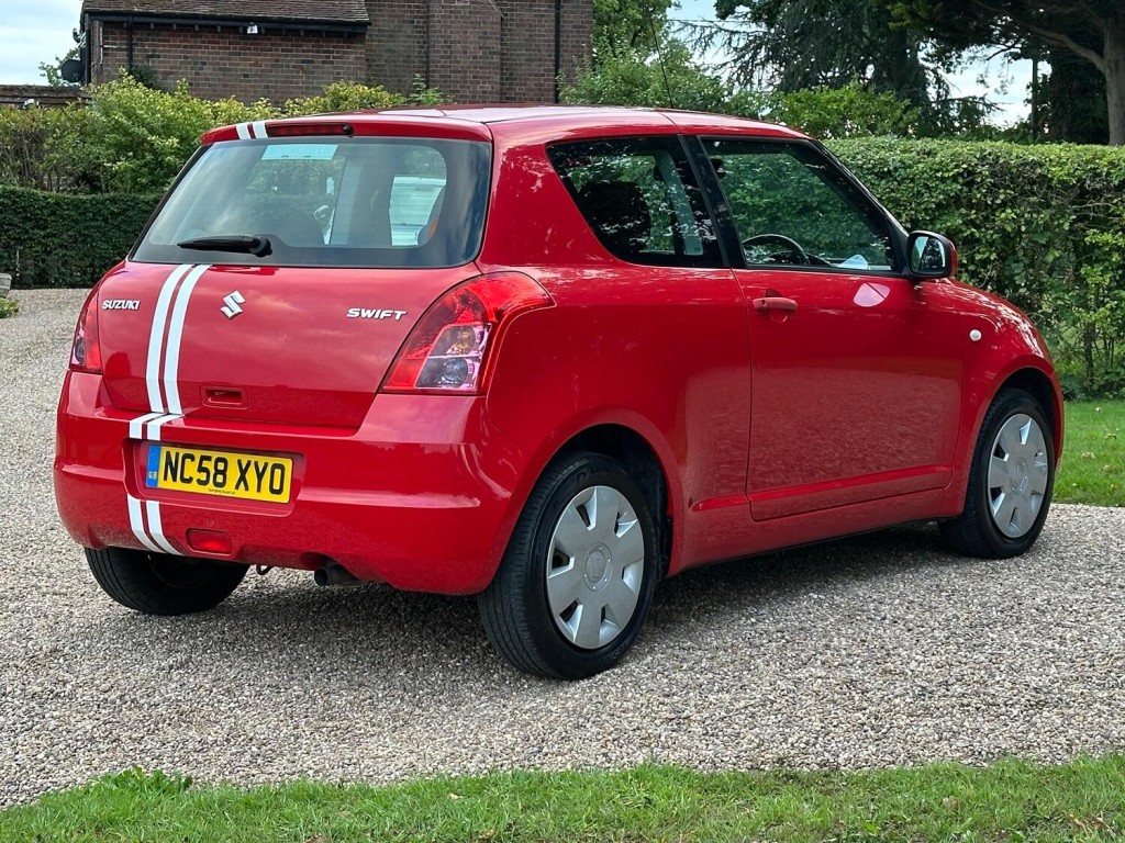 SUZUKI SWIFT