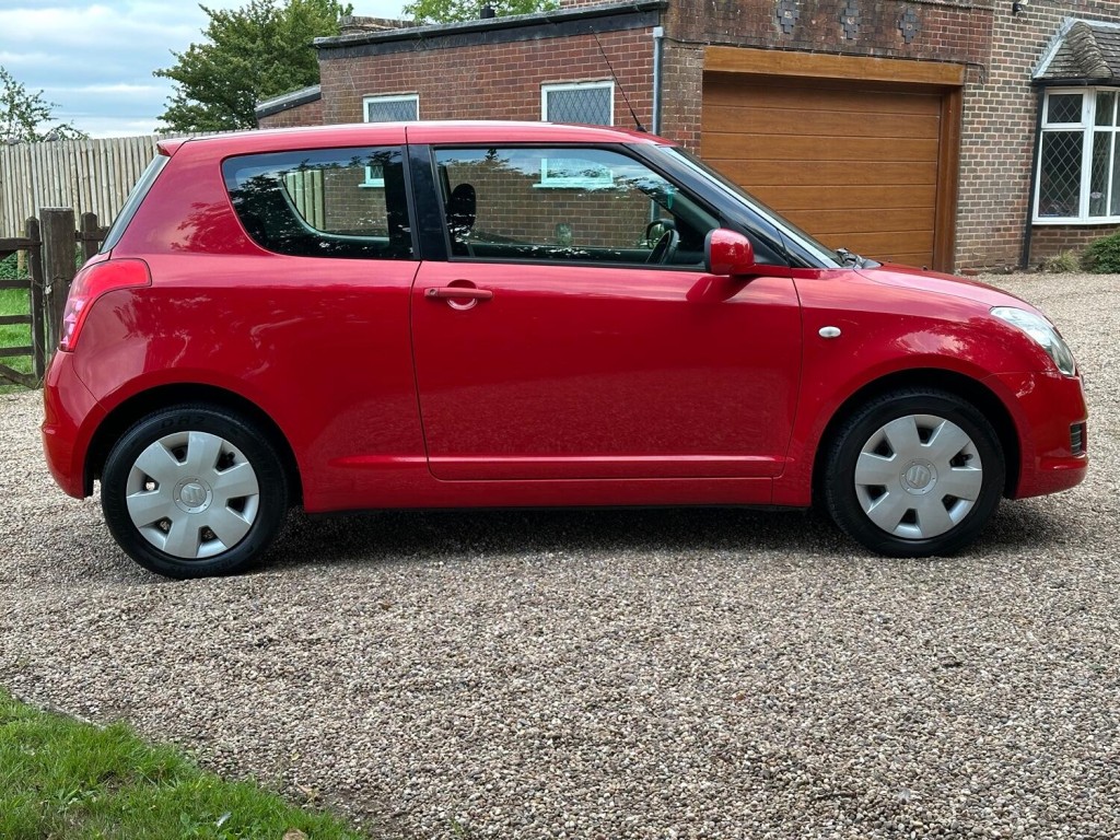 SUZUKI SWIFT