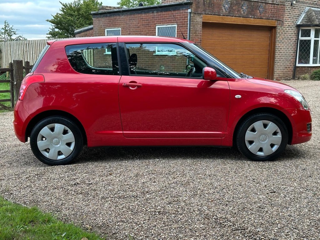 SUZUKI SWIFT