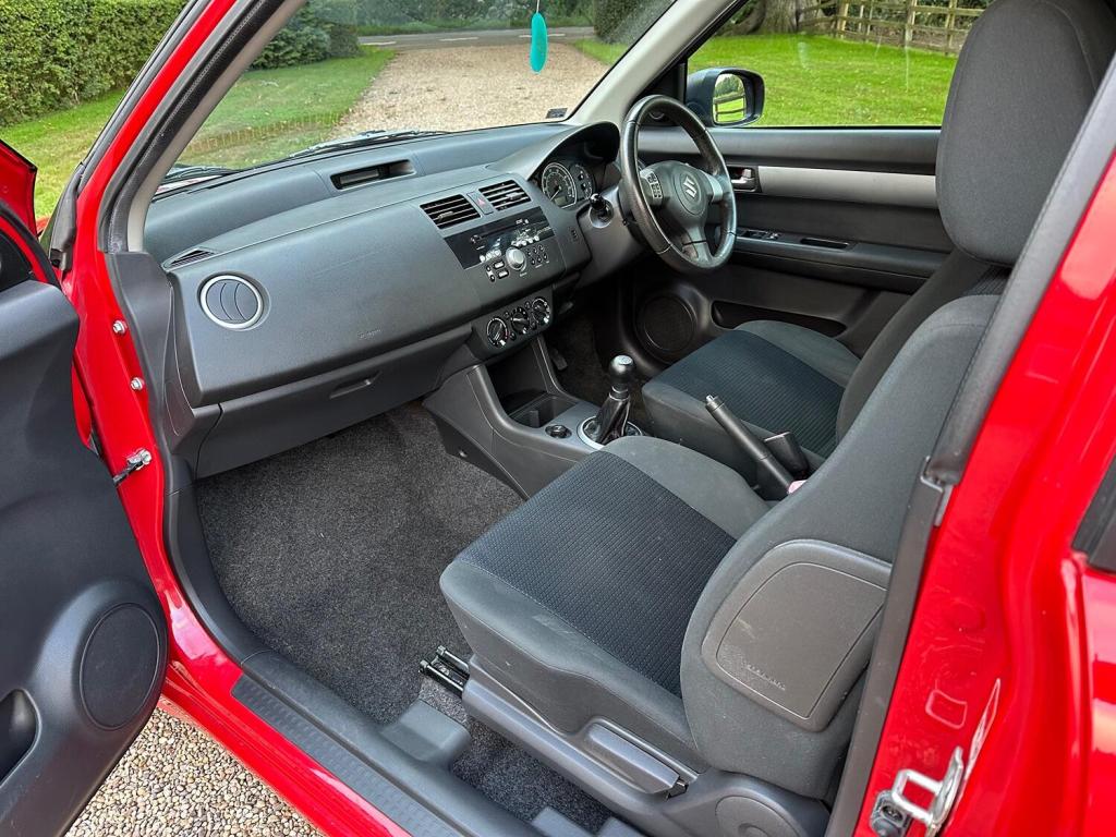 View SUZUKI SWIFT 1.3 GL 