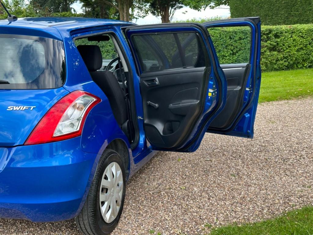 SUZUKI SWIFT