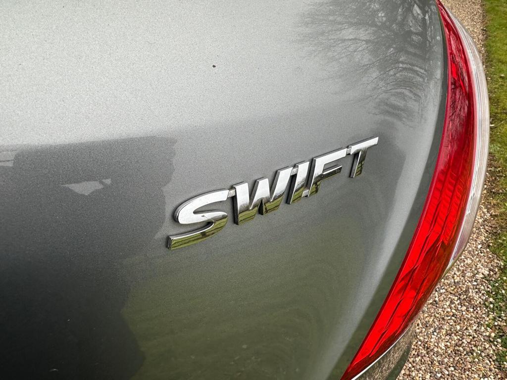 SUZUKI SWIFT