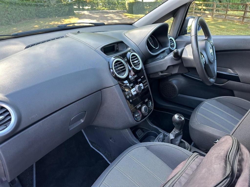 View VAUXHALL CORSA 1.2 16V Limited Edition