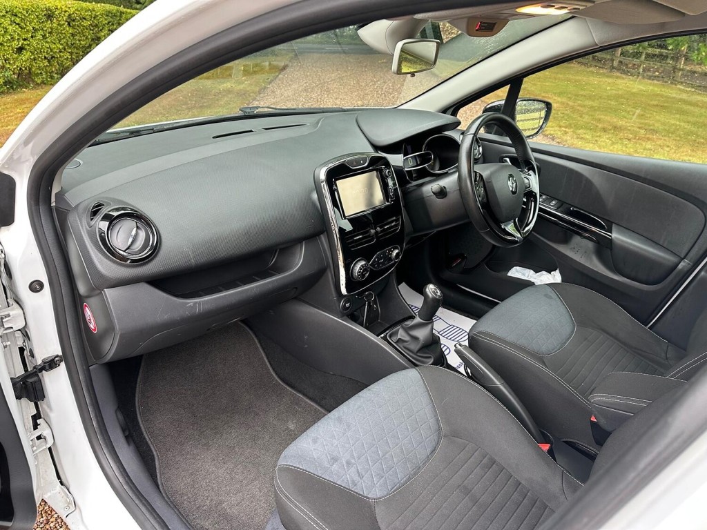 View RENAULT CLIO 1.5 Dynamique S MediaNav dCi 90 Stop & Start