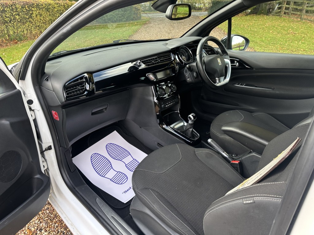 View CITROEN DS3 1.6 VTi DStyle Plus