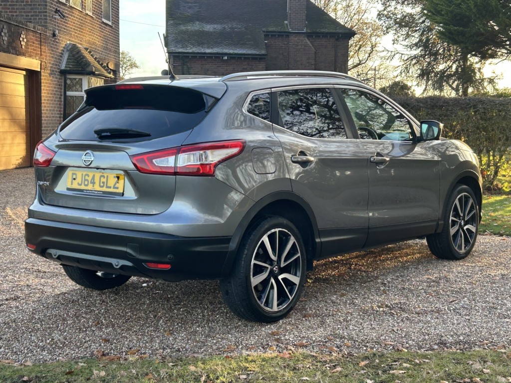 View NISSAN QASHQAI 1.2 DIG-T Tekna