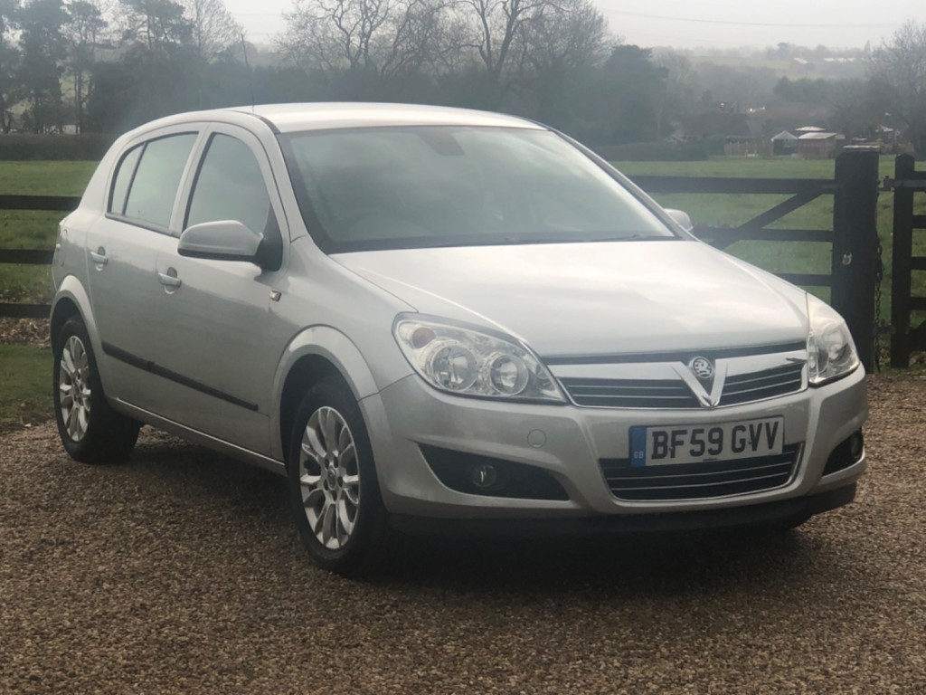 VAUXHALL ASTRA