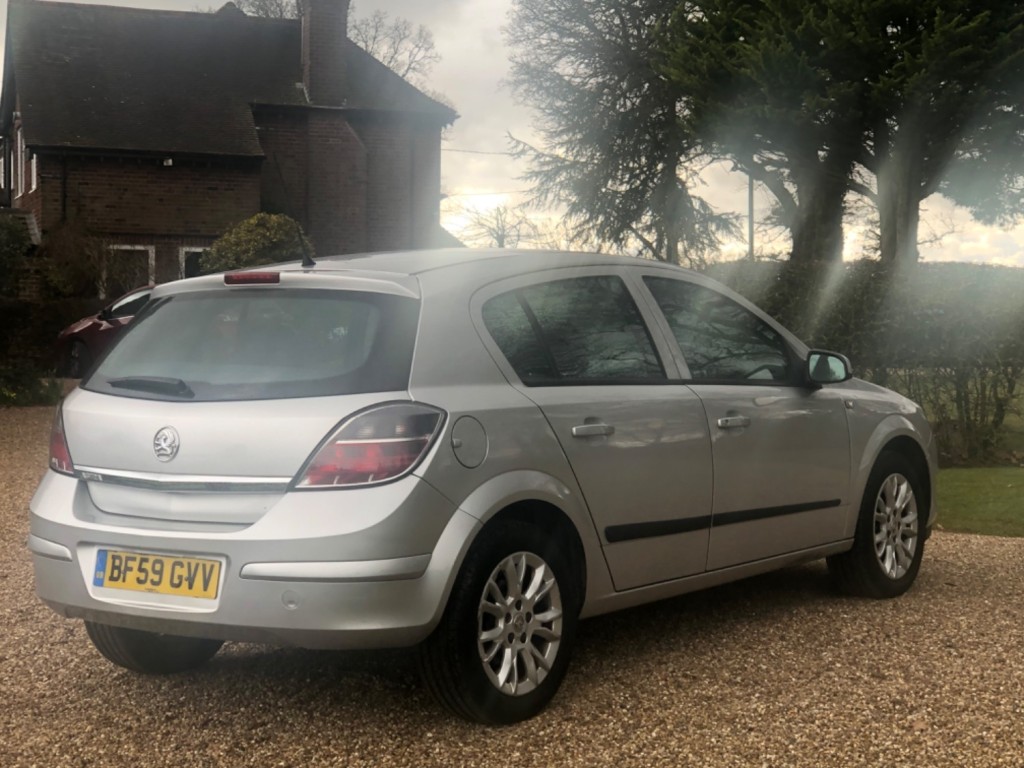 VAUXHALL ASTRA