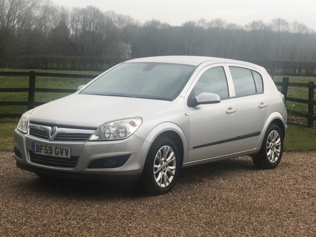VAUXHALL ASTRA