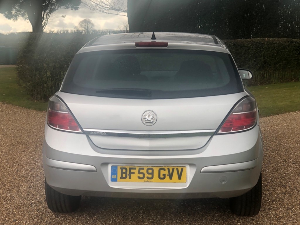 VAUXHALL ASTRA