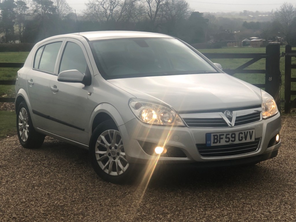 VAUXHALL ASTRA