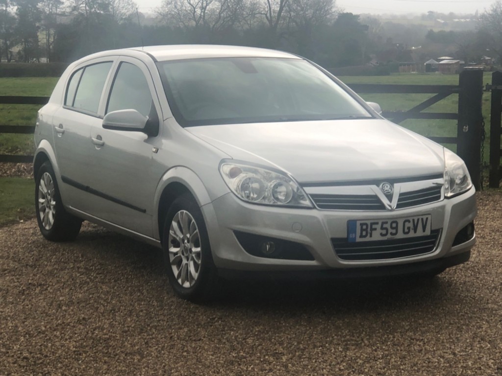 VAUXHALL ASTRA