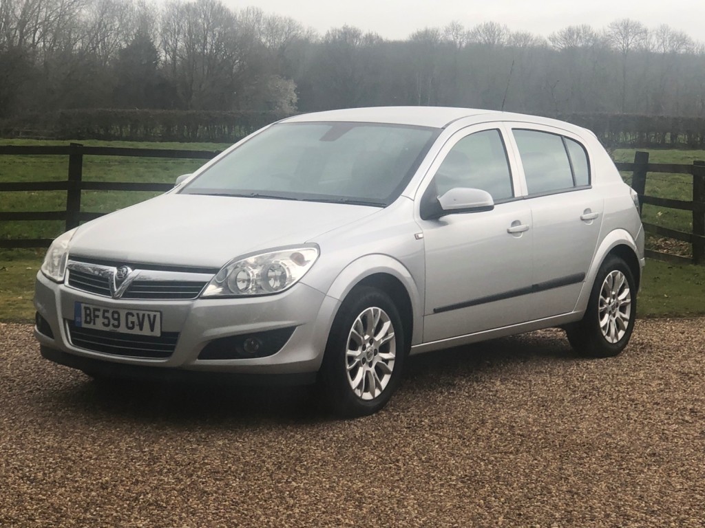 VAUXHALL ASTRA
