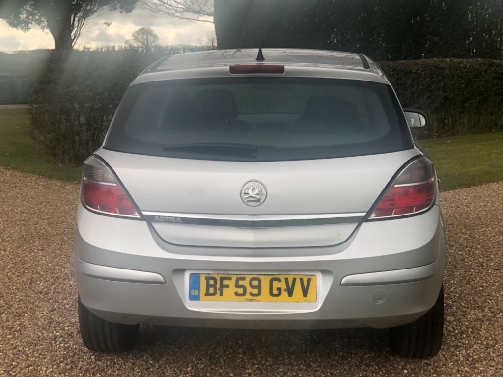 VAUXHALL ASTRA