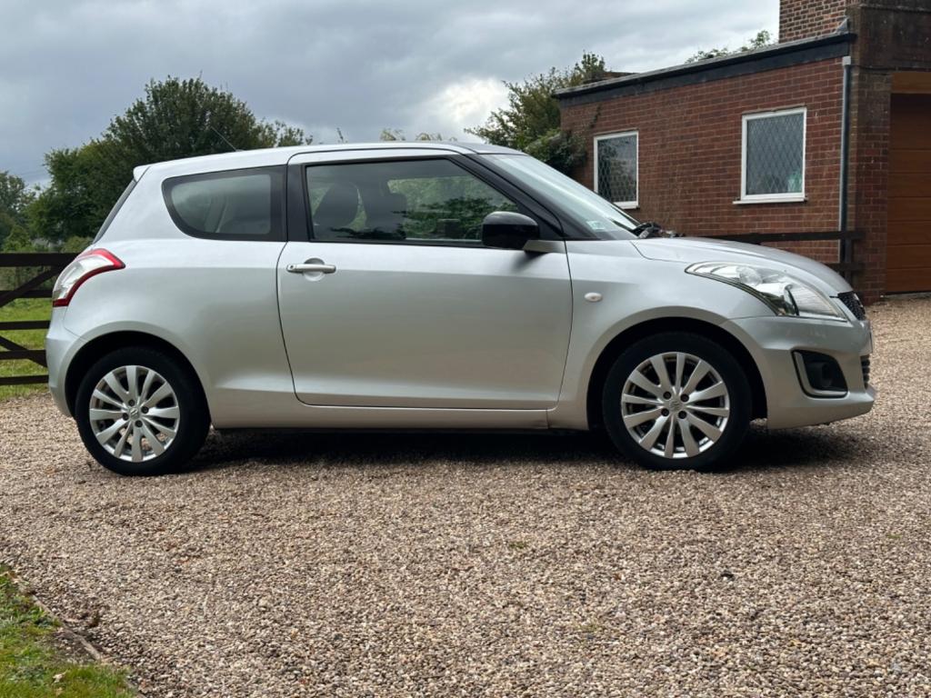 SUZUKI SWIFT