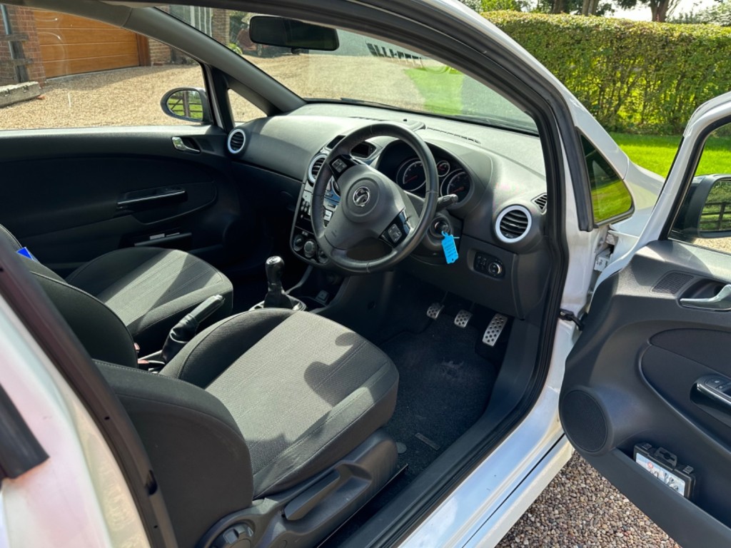 VAUXHALL CORSA