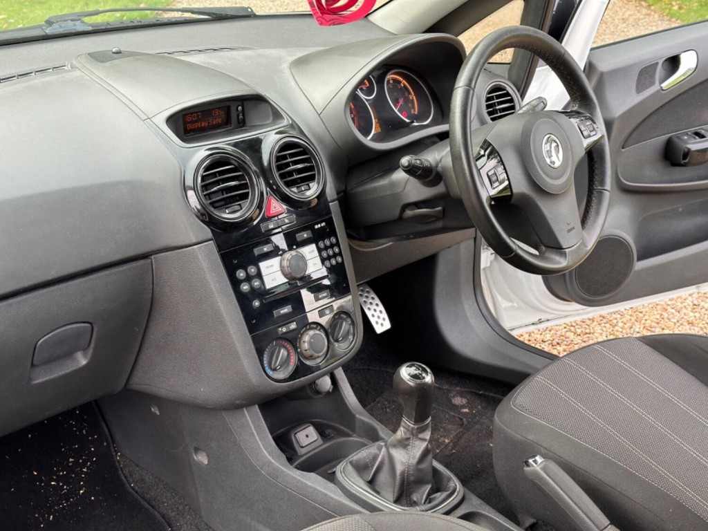 VAUXHALL CORSA