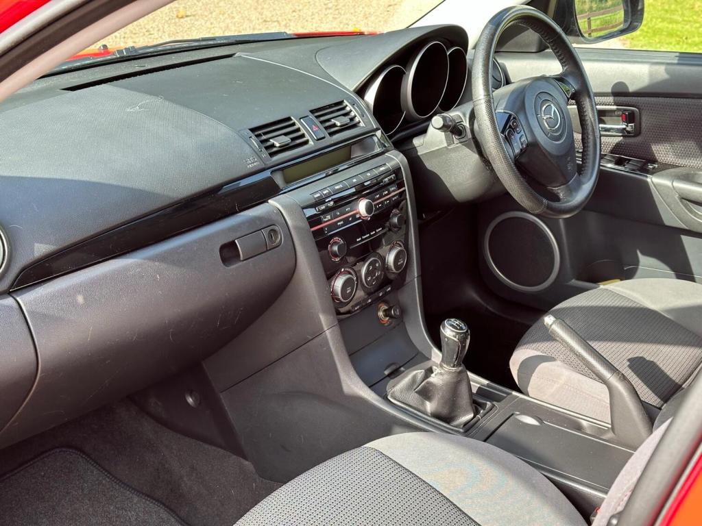 View MAZDA MAZDA3 1.6 Takara