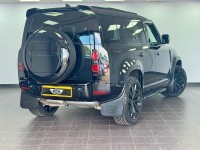 LAND ROVER DEFENDER 110