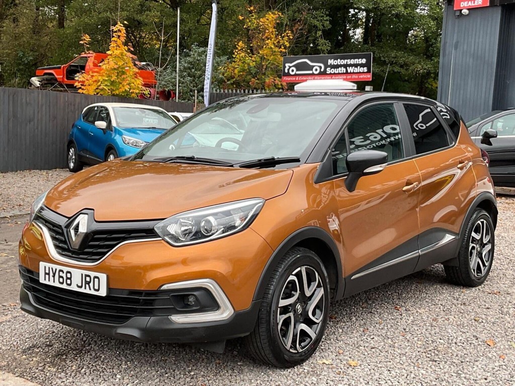 View RENAULT CAPTUR 0.9 TCe ENERGY Iconic Euro 6 (s/s) 5dr