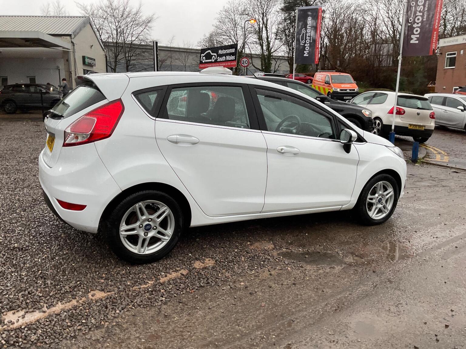2013 63 FORD FIESTA 1.6 Zetec Powershift Euro 5 5dr